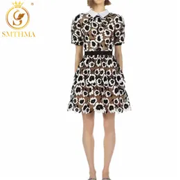 ファッションデザイナー滑走路セルフポートレートドレス女性のパフスリーブ花刺繍レトロパッチワークレース210520