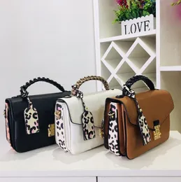 Women Shell Handbag Fashion Letter Printing Style Totes High Huality Shopping Bags Design Phone Purse