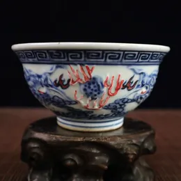 Jingdezhen Керамическая посуда синий и белый подслаитель красный рельеф двойной дракон шар шар коллекции орнаменты