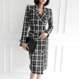 Kobiety Zima Czarna Plaid Płaszcz Wełniany Streetwear Jesień Ladies Trench Korean Moda Kobiet Fit Odzież Windebreaker 210529