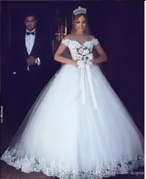 2022 Off Ramię Księżniczka Koronka Appliqued Wedding Sukienka Vintage Sweep Pociąg Sweetheart Plus Size Bridal Suknia BM0977