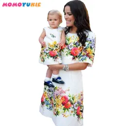 Mutter Tochter Kleid Familie Passende Kleidung Gestreiftes Mutter und Tochter Kleid Familienlook Outfits Kinder Eltern Kind Outfits 210713