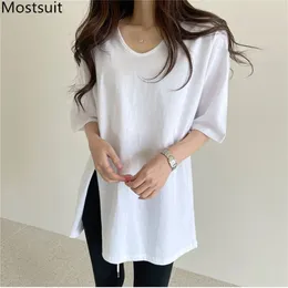 Plus Storlek Basic Korean Women Long T Shirt Toppar Sommar Kortärmad V-Neck Splitting Tees Pullovers Casual Fashion Loose T-shirt 210513