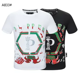 Nowy Phillip Plain Men Designer PP Skull Diamond T Shirt Koszulka z krótkim rękawem Dollar Brown Bear Brązowy Tee O-Neck Wysokiej Jakości Czaszki Tshirt Tees Topy P830