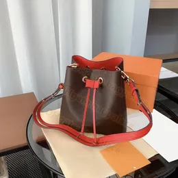 Stunning Mini 20CM Luxurys Designers Drawstring Bag Bucket Handbags String Shoulder Bags Florals Women Totes Fashion Leather CrossBody Clutch bagpalace