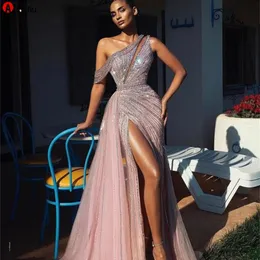 2022 우아한 오프 어깨 롱 댄스 파티 드레스 아랍어 여성을위한 구슬로 만든 섹시한 프론트 스플릿 공식 저녁 대회 가운 Robe de Soi251p