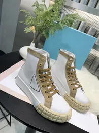 2023 Designer Woman's shoe Leather Lace Up Men Fashion Platform Sneakers White Black mens womens Casual Shoes Chaussures 444
