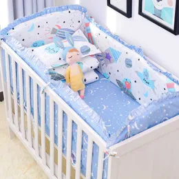 6 stks / set Blue Universe Design Crib Bedding Set Katoen Peuter Baby Linens Inclusief Kinderbumpers BLAD Kussensloop