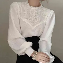 MATAKAWA Loose Puff Sleeve Solid Color Blusas Temperament Stand-up Collar Blouse Women Heavy Lace Stitching Lades Shirt 210513