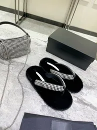 2021 autumn winter woolen slippers Rhinestone chain design non slip rubber outsole complete packaging sizes 35-39