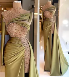 2022 Designer Green Evening Dresses Lace Applique One Shoulder Long Sleeves Beaded Sheath Custom Made Prom Party Gown Formal Occasion Wear vestido