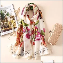 Bandanas Wraps hattar, halsdukar Handskar Fashion Aessoriessoft 100% Naturlig Silk Scarf Kvinnor Skriv ut Butterfly på Floral Shawl Femme Long Bandana