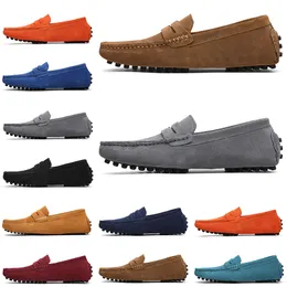 2022 Högkvalitativ icke-varumärke män Casual Suede Skor Svart ljusblå Vin Röd Grå Orange Grön Brun Mens Slip på Lazy Leather Shoe