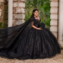 Gothic Estidos de 15 aoS Plus Size Black Quinceanera Kleider mit Cape Applique Perlen charro mexikanisches Ballkleid süßes 16 Kleid