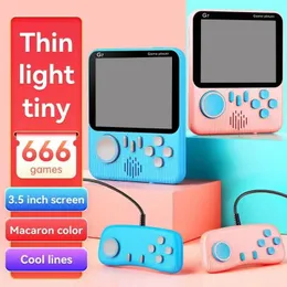 666 Portable Handheld Game Console Mini Retro Ultra-Thin Game Players 3,5 tums HD Färg LCD-skärm Support Anslut TV Video Dubbel spel för Barngåva