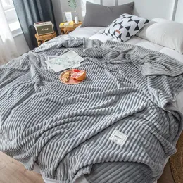 Koce Flanel Throw Kocowe Klimatyzacja Sofa Pokrowiec Podróży Picnic Bedspread Letnie Ręczniki Plażowe Kołdry Baby Home Textile