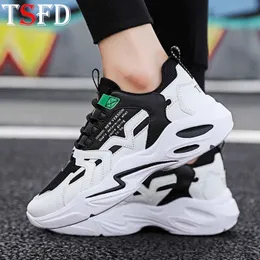 Round Toe Buty do biegania dla mężczyzn Platformy Sneakers Comfort Lace Up Męskie Letnie Buty Sportowe Niskie Top Sport But Man Mesh Shest Q4