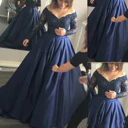 Prom Dress Dark Navy Blue Plus Size aftonklänningar Satin Appliced ​​spetsar från axeln Långa ärmar A-line Special OCN Party-klänningar