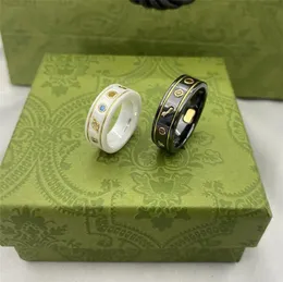 Män Kvinnor Designer Ringar Mode Keramik Kärlek Ring Förlovningar För Kvinnor Med Bi Ädelsten Mönster Klassiska Par Ringar Lyxiga Smycken 21ss