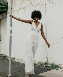 Chic Jumpsuit Wedding Dress Lace Appliques Ärmlös Deep V Neck Bridal Gowns Ankel Längd Backless Gorgeous Robe de Marie