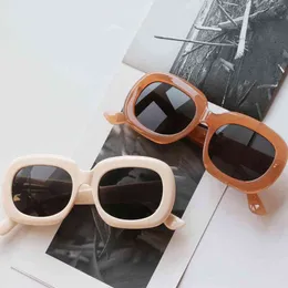 2019 Alikiai Fashion Oversized Solglasögon Kvinnor UV400 Branddesigner Rimless Metal Square Sun Glasses Kvinna de Sol