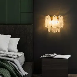 Modern Light Luxury Hardware Cloud Glass Wall Lamp Bedroom Bedra Libra de Backgridor Decoração Lâmpadas de Decoração