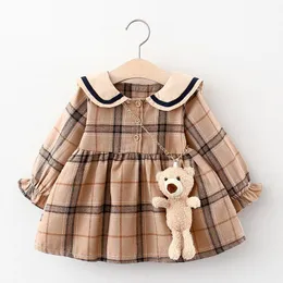 2021秋生まれたばかりの赤ちゃんガールドレス服幼児の女の子王女の格子縞の誕生日の服のための誕生日のドレス