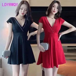Ldyrwqy夏の韓国のファッションの深いVセクシーなスリム気質社会的岩盤のドレスのオフィスの女性ポリエステル210416