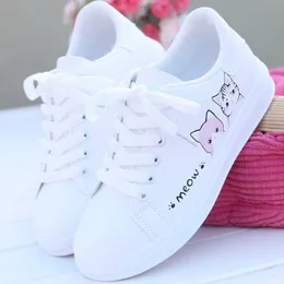 2021 Ny Ankomst Mode Lace-up Kvinnor Sneakers Casual Shoes Tryckt sommar PU Söt katt Canvas Y0907