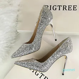 Hot with high heels Women's shoes and shallow points shine sequins Sexy slimming banquet nightclub single shoes Large size code 34-43 897