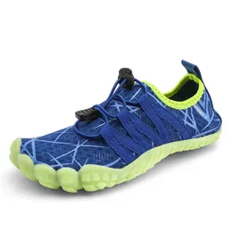 Kinder Wasser Schuhe Sommer Atmungsaktive Aqua Schuhe Jungen Mädchen Schnell Trocknend Barfuß Schwimmen Socken Dicke Außensohle Rutschfeste Strand Sandalen y0714