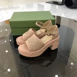 2021 designer di lusso da donna sandali con tacco spesso in pelle scarpe con plateau impermeabili ricamo retrò sfilata di moda romana tacchi altissimi scarpe da donna 9cm