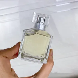 Högsta kvalitet parfym för män eller kvinnor Aqua Universalis 70ml Naturlig doft cologne Eau de parfum långvarig med kartong Snabb leverans