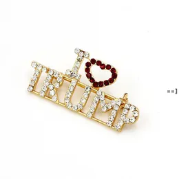 Newi Love Trums Rhinestones Брошь Булавки для женщин Брюки Блеск Кристалл Письма Платье Платье Ювелирные Изделия Броши LLE9009