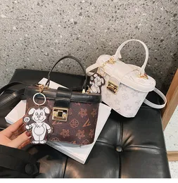 French Small Bag Vintage Box Shape Bags Female 2021 Trendy Design Handbag One Shoulder Messenger Tote Retro Fashion Purse Crossbody