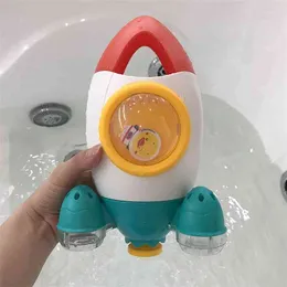 Детские игрушки для ванной комнаты Играть водяные ракеты Вращающийся распылительный пляж для детей мальчика подарки 210712