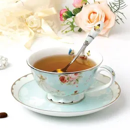 Estilo europeu de leite copo de café com o osso da china de chá pires de chá de casamento Padrão de presente de caneca cerâmica porcecelana bebida tarde xícaras de chá de chá de chá pires