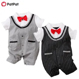 夏の赤ん坊の紳士のプレッピースタイルの蝶ネクタイボーズスーツ服210528