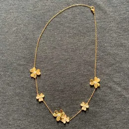 Marke Pure Sterling Sier Schmuck für Frauen Gold Farbhalshalle Blumenhänger Glück Clover Sakura Hochzeitsfeier Halskette