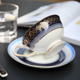 Enkelhet Lyx Keramisk Cup Saucer Nordic Modern Kreativitet Återanvändbara Kaffekoppar Handgjorda Bone Kina Bardak Drinkware EK50BD