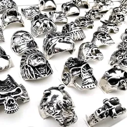 Partihandel 100st / Lot Mäns Ring Silver Skull Skelett Punk Style Metal Fashion Smycken Ringar Party Gifts Mix Styles