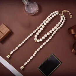 2022 marca moda jóias mulheres espessas pérolas colar festa fone de ouvido design colar branco resina luxo grande c pingente