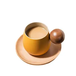 머그잔 세라믹 머그 북유럽 귀여운 커피 컵 밀크 워터 컵 나무 손잡이 일본식 음료웨어 잘라낸 여자 친구에게 맞춤형 선물