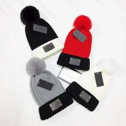 Beanie Caps Winter Warm Faux Fuzzy Fur Stickad Hat Pom Pompom Soft Ski Cap Skullies Bonnet för Kvinnor KPOP Style