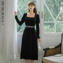 Elegant Wave Neckline Velvet Dress Women's Spring Square Collor Long Puff Sleeve Mid-calf Dresses With Belt 210427