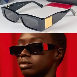 Mens Black Solglasögon 4105 Ny 2022SS Fashion Trend Små torg Platta Striped Frame Kvinnor Lyxglasögon Casual Mångsidig Designer Toppkvalitet med låda