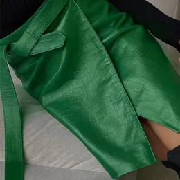 Beyouare Faux Leather Pattern A-line Skirt女性ファッションエレガントな緑のハイウエストスプリットミニスカート秋220216