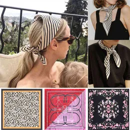 Fringe Frame Square Scarves Bandanna Silk Scarf Kobiety 2021 Moda Pałąk Neck Krawat Band Professional Neckerchief Drop Wysyłka Y1108