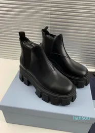 H￶gkvalitativ designer Kvinnor St￶vlar Fashion Patent Leather Matte Real Thick Leather Naken Boots Luxury Women's Shoes