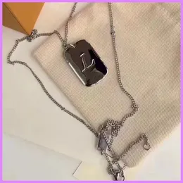 2022 High Quality Mens Pendant Necklace Designer Women Necklaces Square Card Necklace Outdoor Street Fashion Designers Jewelry Unisex